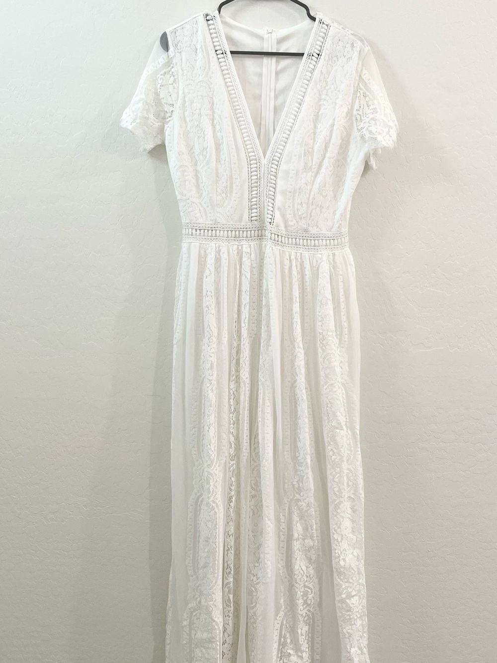 White Lace V-Neck Short Sleeve Maxi Dress